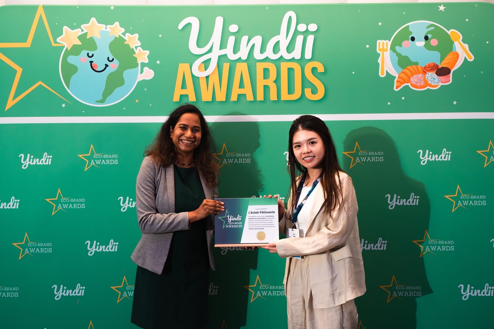 Award handover at the Yindii Awards
